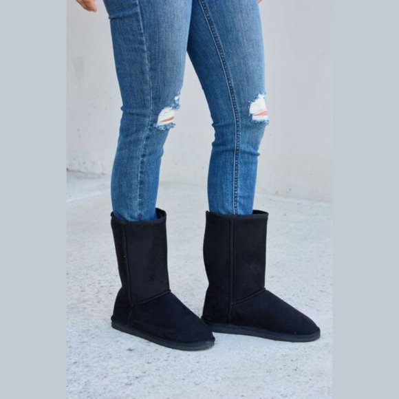 New Black Thermal Lined Flat Boots - Picture 4 of 5